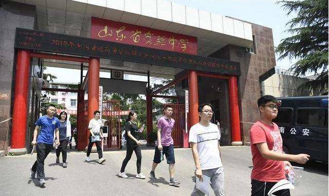 原创高考复读生超两百万，河南占四成，还有个坏消息，家长却拍手叫好