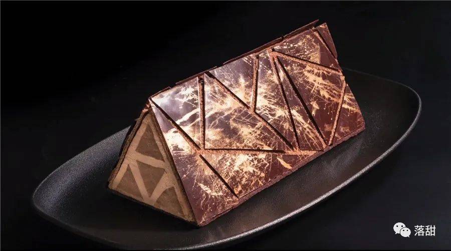 杂谈|杂谈 | 你会不会在乎：盘子和甜品配不配？