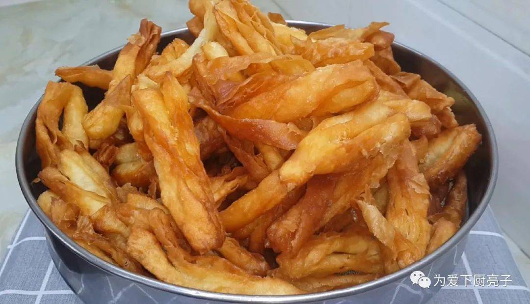 油条|不用烤不用烙，比油条麻花好吃，真的太好吃了家常小零食的做法