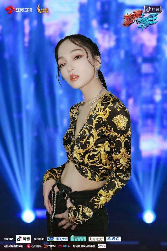 张韶涵|《蒙面舞王》战火升级，女王不戴冠大秀“女有力”圈粉张韶涵