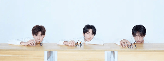 工具|原创TFBOYS七周年演唱会被老板当赚钱工具，录播卖票分三等，还奶公司新人