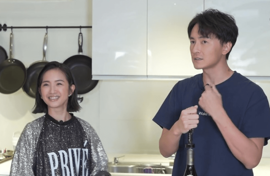 娃娃脸|林依晨长得娃娃脸，但岁月不饶人，脸上的皱纹都显现了！