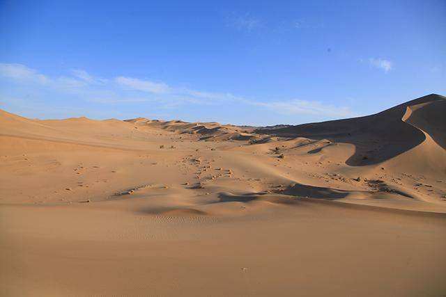 敦煌徒步沙漠,戈壁户外徒步怎么拍照