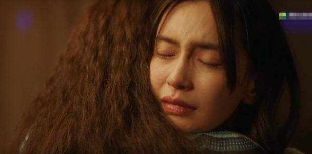 摩天大楼|原创《摩天大楼》baby从头哭到尾，但这些细节说明她演技还不及格