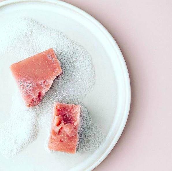 产品|有机保养不香了？2020最新保养趋势：无水美妆欧美凭何瞬间爆红