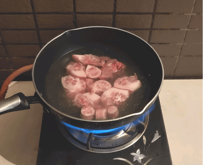 猪脚怎么做好吃又简单炖汤 3fdd243e706e4aaf9f0a4ef098eeb4dd.png