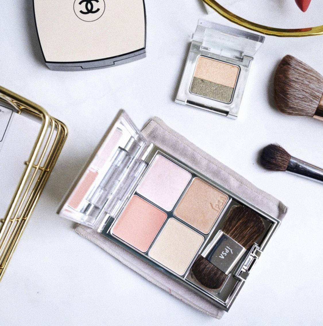 一面|高级感一扫就有，让你一面变立体脸的神器 —— 高光