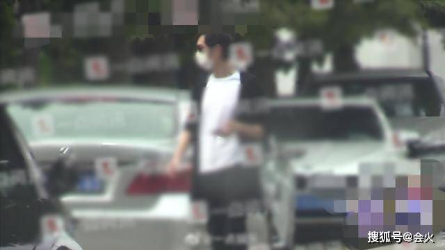 男友|原创?00后女星恋情疑曝光，与大6岁男友严禹豪同回公寓，似乎同居已久