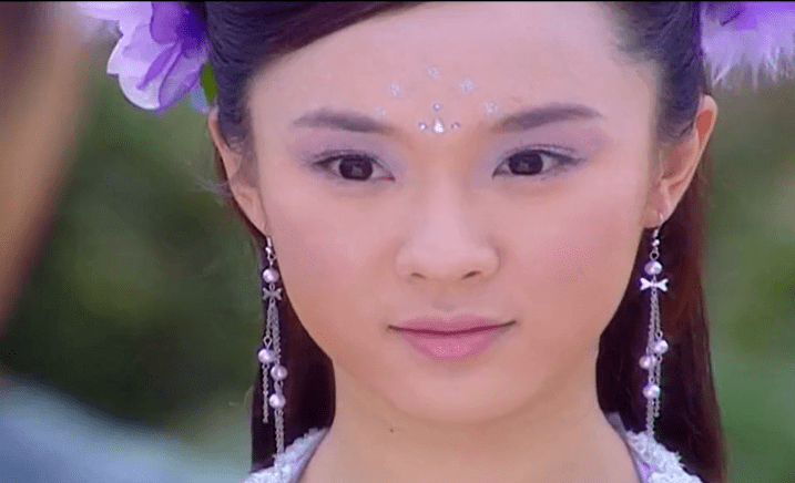 显得|曾胖成男友两倍宽的蒋欣，怎么突然瘦成这样了…