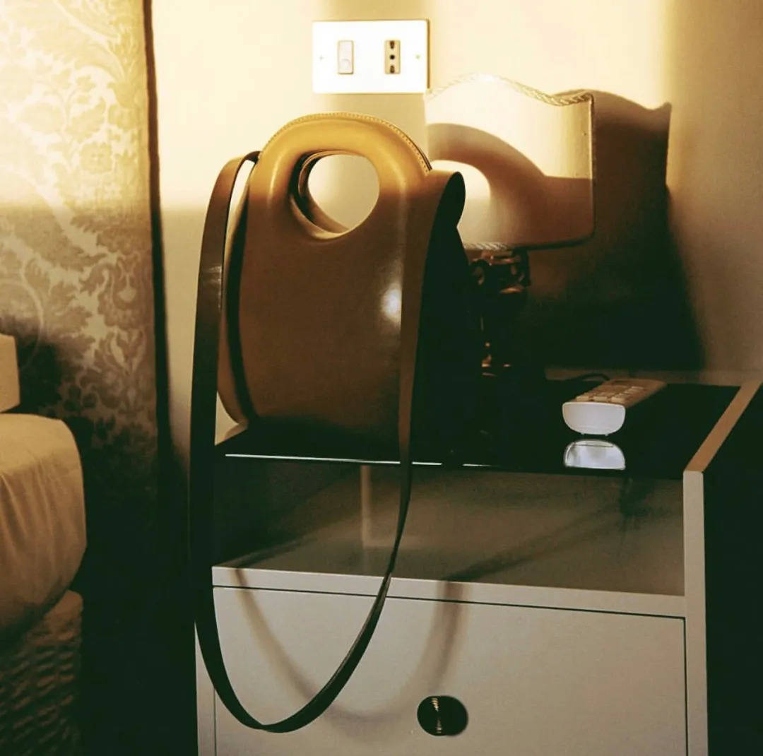 衣橱|世界上所有女生，都需要一个「Lemaire衣橱」