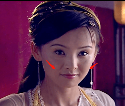 显得|曾胖成男友两倍宽的蒋欣，怎么突然瘦成这样了…