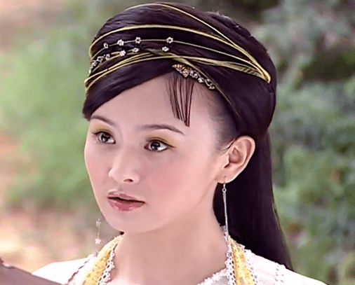 显得|曾胖成男友两倍宽的蒋欣，怎么突然瘦成这样了…