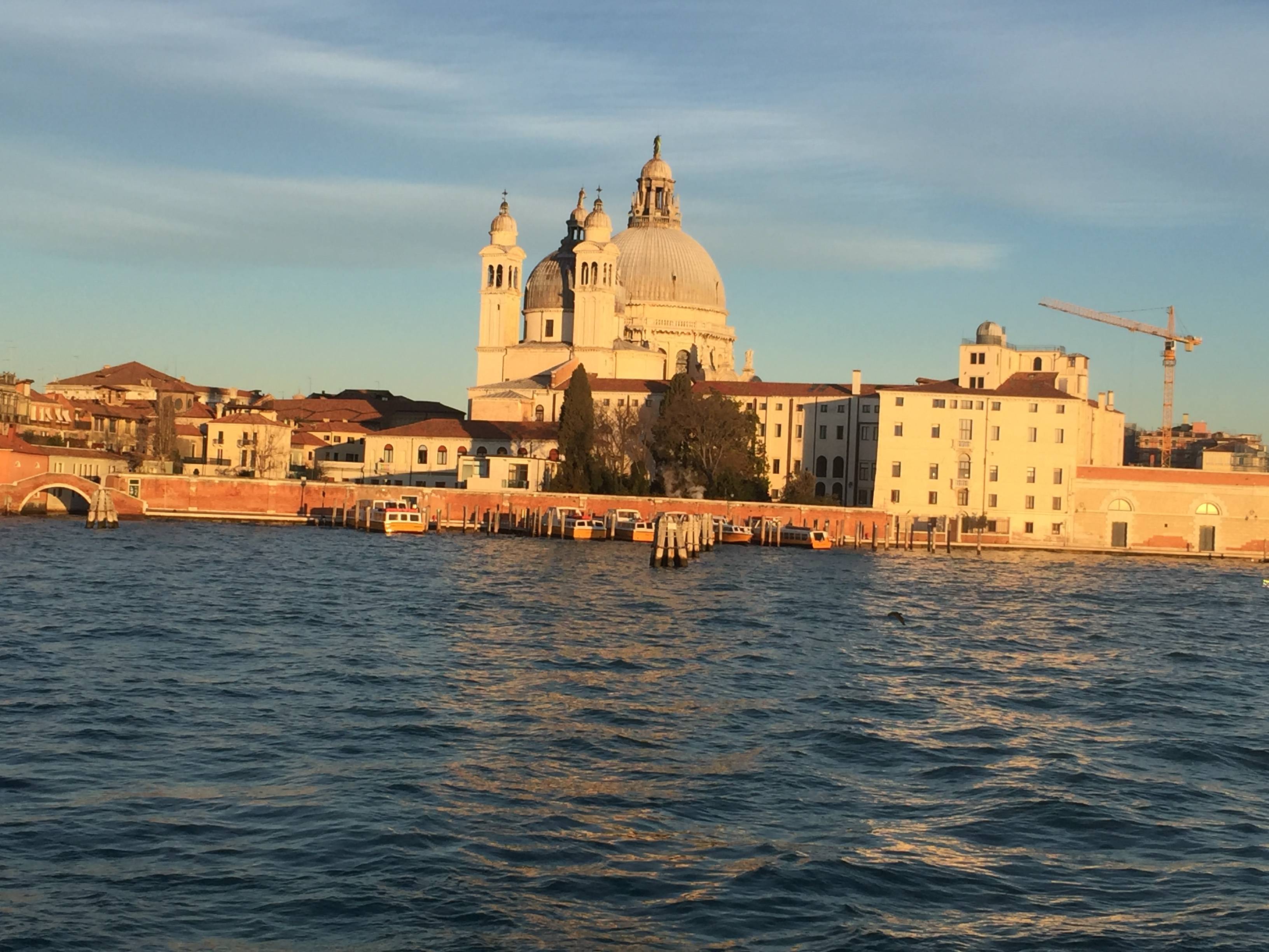 巨头|美股苹果、A股茅台、港股腾讯，为什么巨头企业很容易创新高？