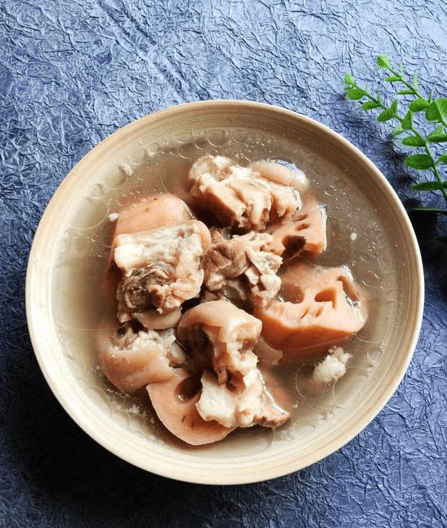 猪脚怎么煮汤很白 a921521f978e4d479a5212fd293c67fa.png