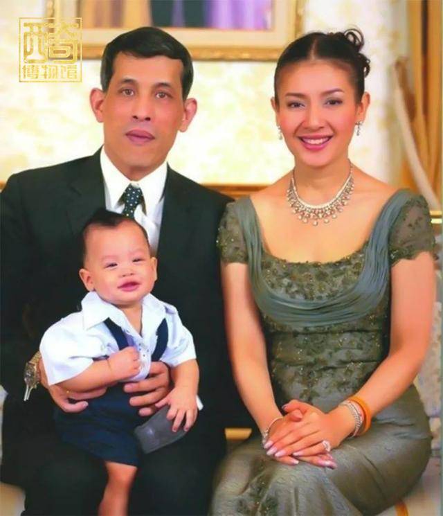 身份证|旧爱难忘？泰王与王妃西拉米离婚后2天，为何又将她抓回当尼姑？