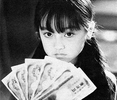 少女|大龄女星状态似少女，持续扮演学生，甚至扮演儿童的必杀技！