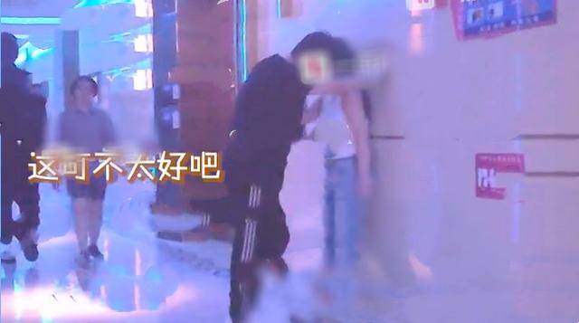 心肝宝贝|原创李湘晒女儿喝酸奶，喊心肝宝贝心情好，王诗龄尖下巴、大长腿抢镜