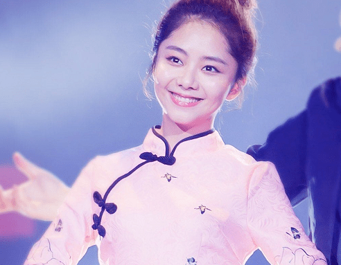 旗袍|明星穿旗袍的样子，谭松韵甜美，看到郑爽：初恋的感觉！