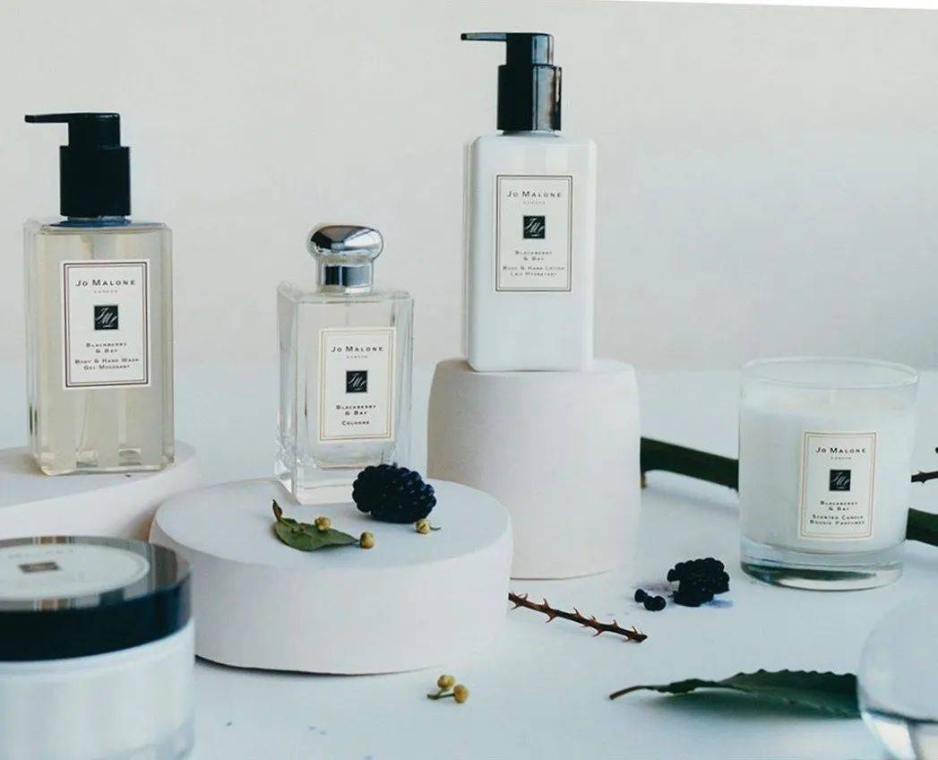 摊位|酷 ！“ 脏、乱、差 ” 的地摊如何逆袭成为“高级移动商店”