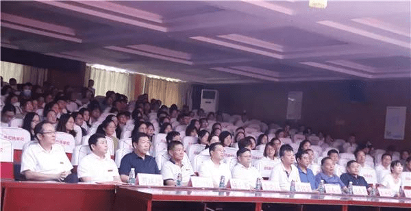 消息资讯|智慧晨阳：隆重举行第三届最美教师颁奖典礼