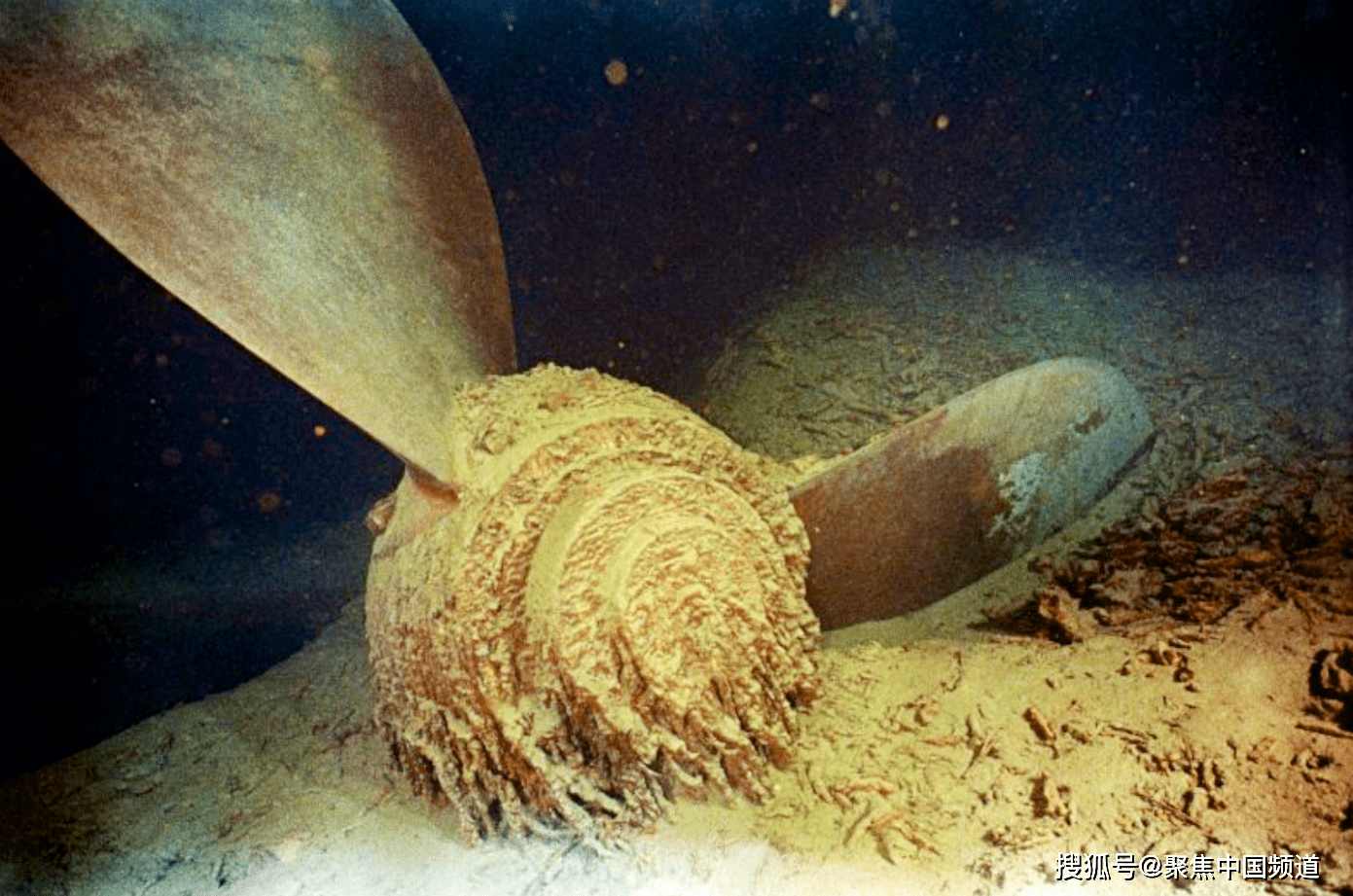 巨轮|泰坦尼克号沉没70多年，内有大量珍宝，被发现后专家为啥不准碰