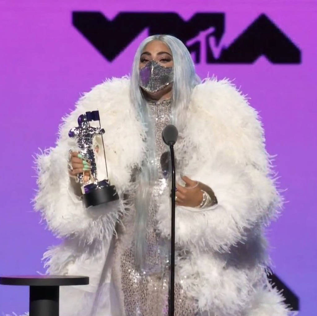 Lady|Lady Gaga横扫VMA五项大奖成最大赢家，嘎嘎小姐惊艳上演变装秀
