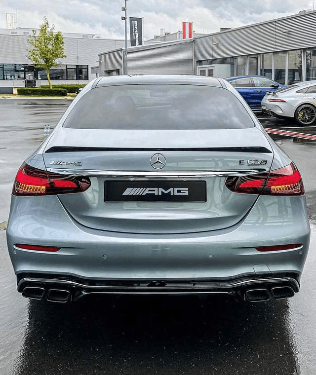 新款梅赛德斯-amg e 63 s海外实车 真正代表e级最强战力的车型