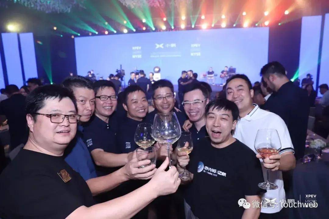 何小鹏|专访小鹏汽车CEO何小鹏：雷军以前是导师 现在更像大哥