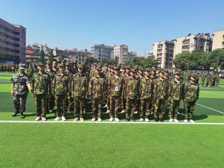 师情润|【湘乡一中军训录】DAY3 军训炼我意志，师情润我心田