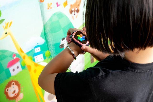 识别|小米生态链又推新品：8天超长待机，前后双摄，小寻AI学习手表X3