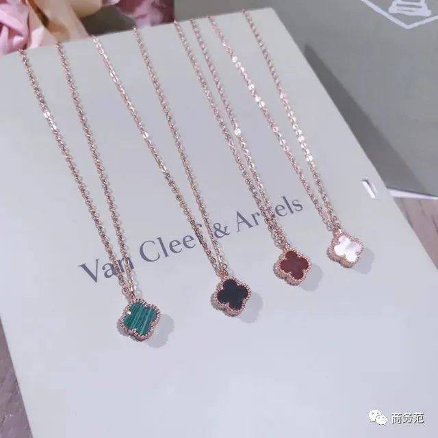 范主|为什么最近大家都在排队买奢侈品？