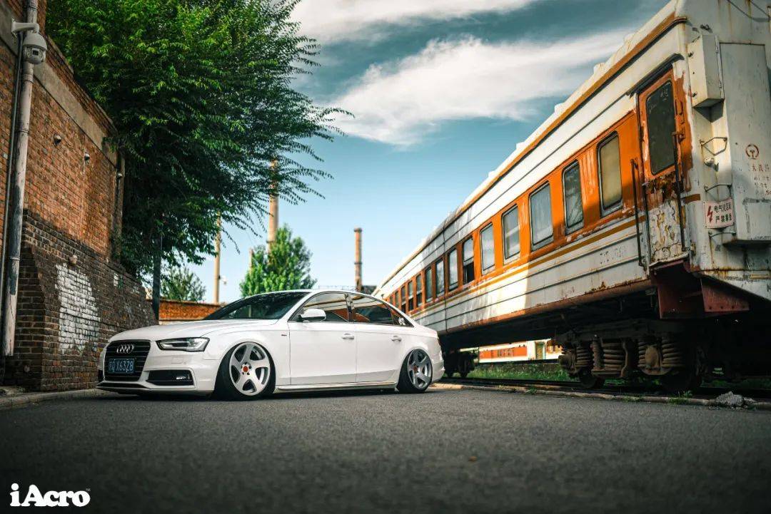 工作|iAcro设计师开什么车？