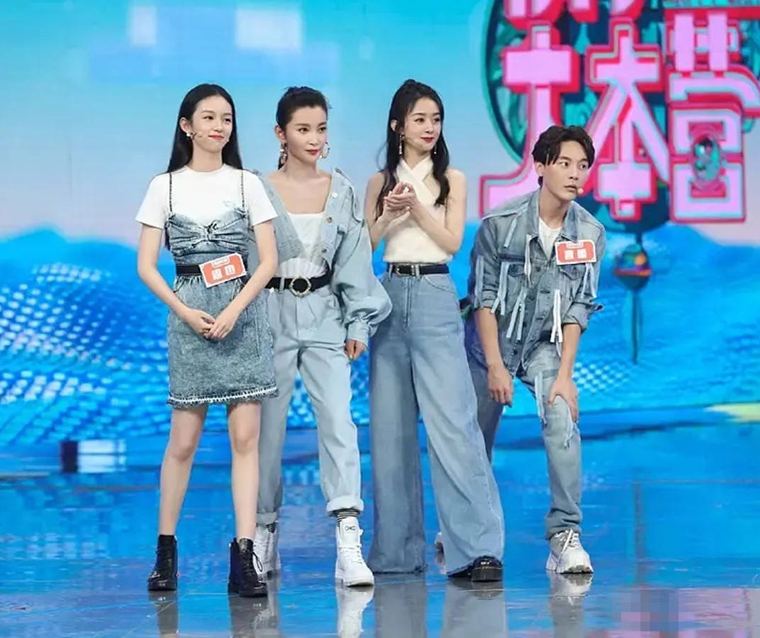 赵丽颖|与赵丽颖周也同框美成C位，47岁的李冰冰靠的可不止是冻龄的脸