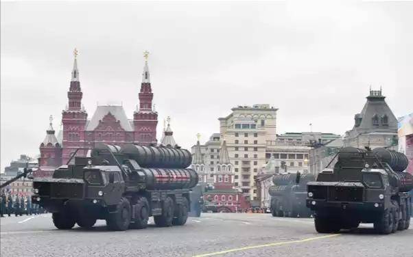 神话破裂？俄S400防空导弹发射失败烧毁发射车