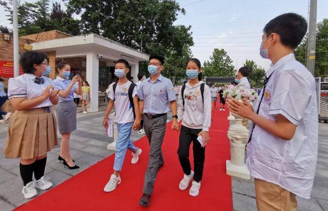 新学期 新起点 新征程 西安高新三中举行起始年级新生入学仪式|新学期 新起点 新征程 西安高新三中举行起始年级新生入学仪式