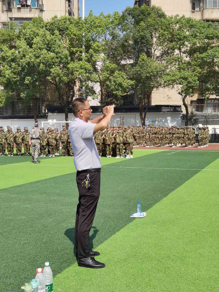 师情润|【湘乡一中军训录】DAY3 军训炼我意志，师情润我心田