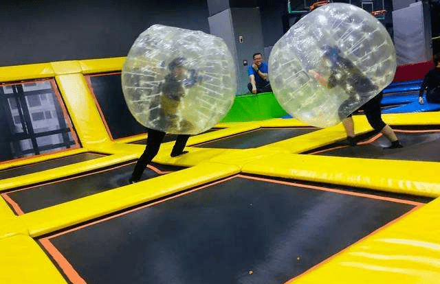 孩子|女童被风筝甩至半空，所幸只是惊吓，群众的举动真的太暖了