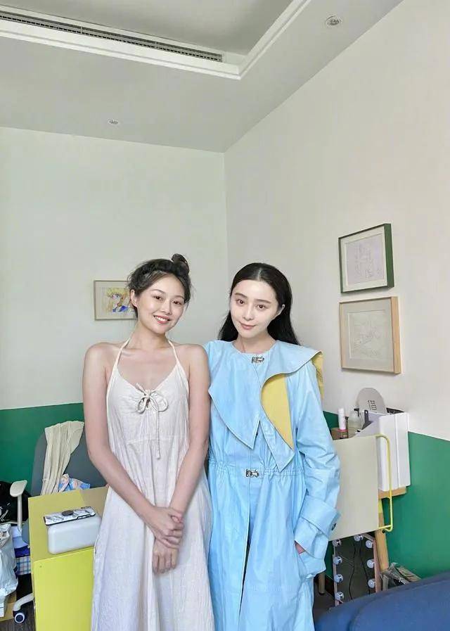 供养|没了红气供养的范冰冰眼里星光黯淡，复出之路还接遭网红拉踩？