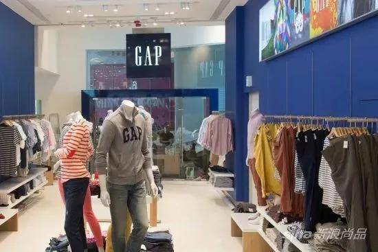 卫生巾|用“散装卫生巾”的少女引热议：最可怕的，是你低估生活的残酷