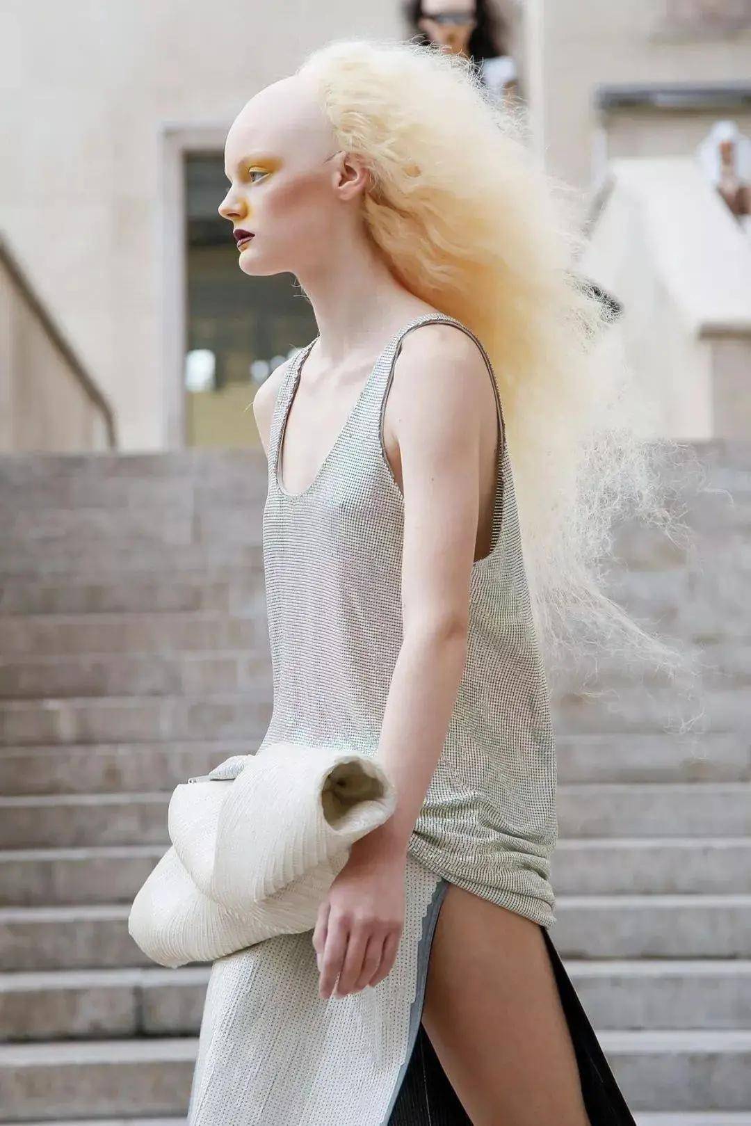 服装|设计灵感 |神秘暗黑的哥特风格