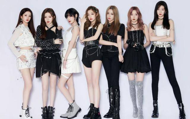 少女|硬糖少女9月行程都是集体行动，哇唧唧哇是真的擅长打造团魂