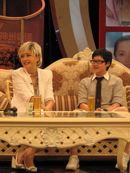 28年前的世纪婚礼，邵逸夫主持周星驰伴郎，为何