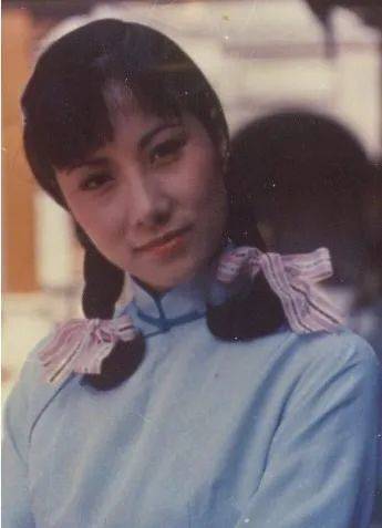 身价|原创TVB一姐身价上亿，被前男友伤到看心理医生6年，61岁才和真爱结婚