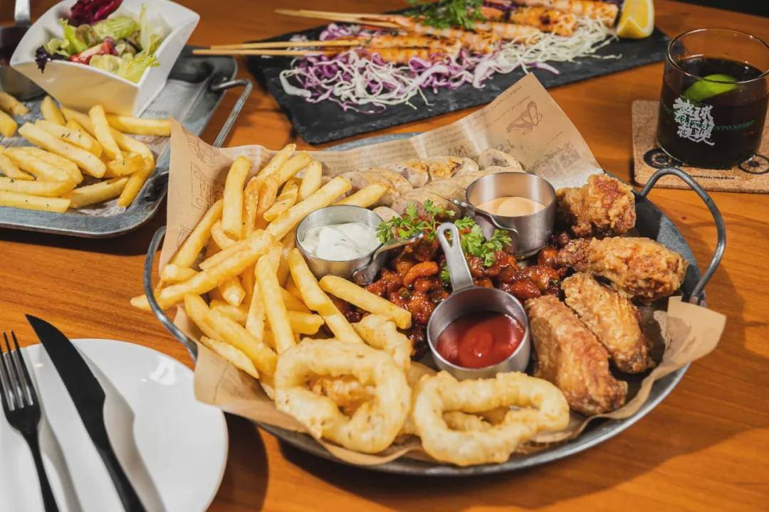 上海|愚园路明星聚集地,@黄觉 就能喝酒!