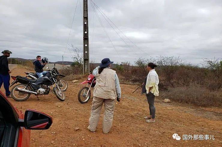 陨石|小镇突降大量陨石，一块最高价值18万元，有人因此“暴富”