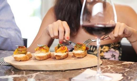 食物|哺乳期，妈妈吃了巧克力、油炸食物、辣椒，会对宝宝有影响吗？