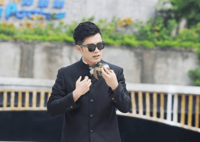 跑男综艺唱歌的明星 a7dbd901d5e944ef8112a4ff79207770.png