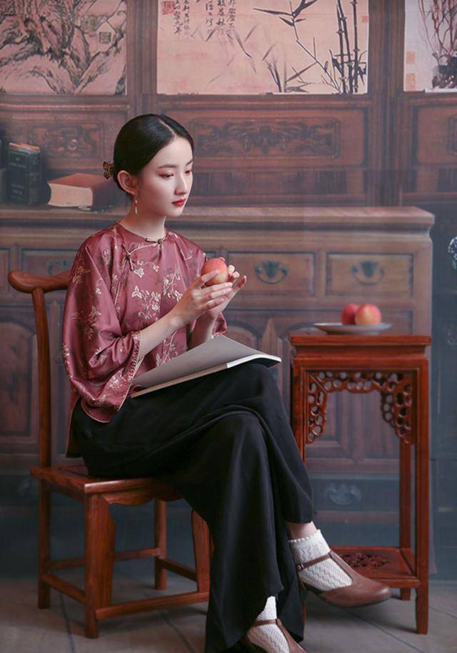 如何选择适合自己的旗袍上衣 157059de1a714cd08e7206167be2f06c.jpeg