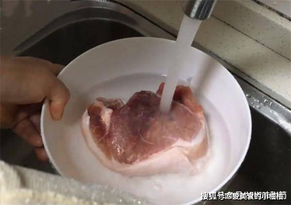 怎么把肉变软 1e61eafd2bcb497ca0f67e1c3470e714.jpeg