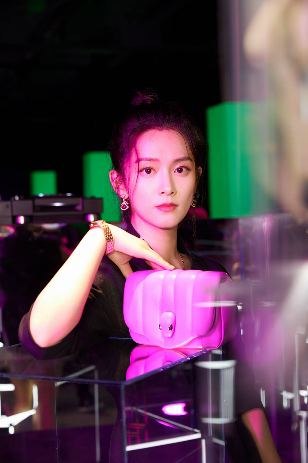 Sugar|陈昊宇亮相品牌派对潇洒恣意展示当代独立女性风貌
